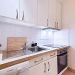 Haussmanian Apartment Near The Arc De Triomphe