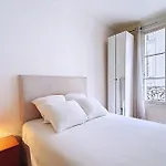 Haussmanian Apartment Near The Arc De Triomphe