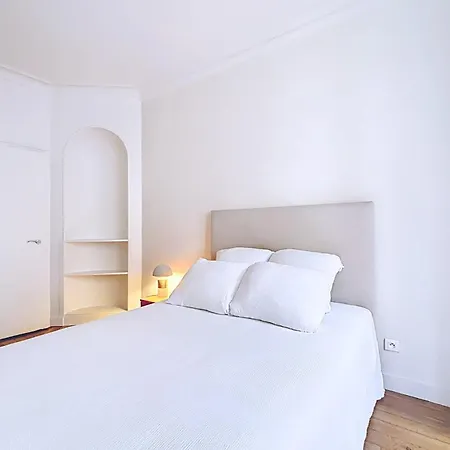 Apartment Haussmanian Near The Arc De Triomphe *