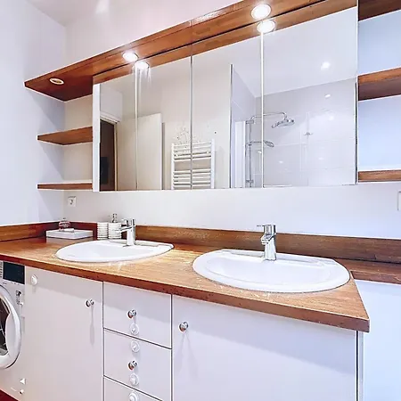 Apartment Haussmanian Near The Arc De Triomphe